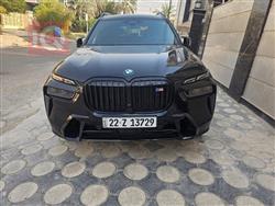 بی ئێم دەبڵیو X7
